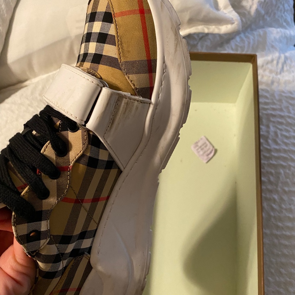Burberry Tennis Shoes